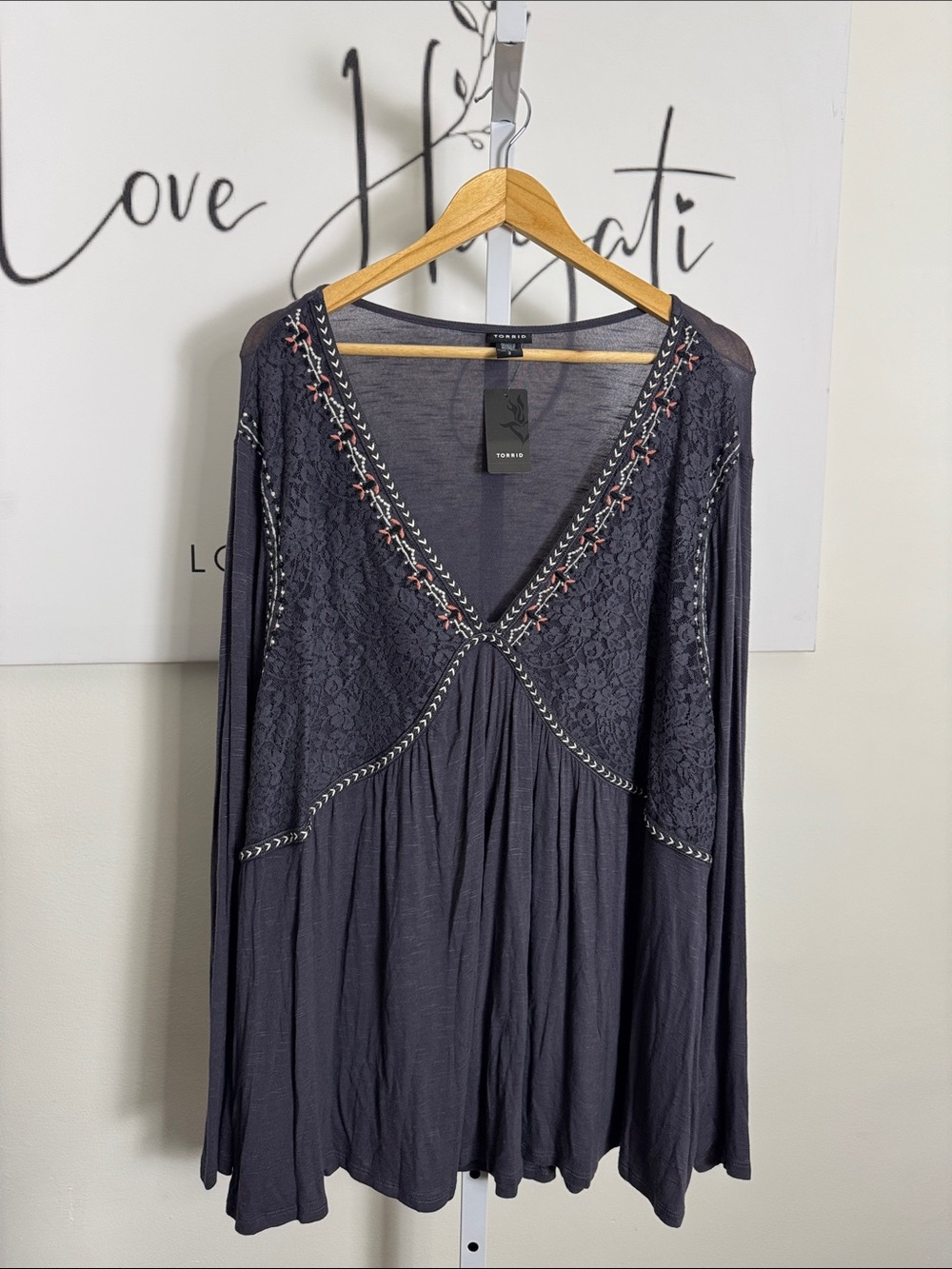 Torrid Charcoal Gray Lace-Trim Long Sleeve V-Neck Long Sleeve Top 3X Embroidered